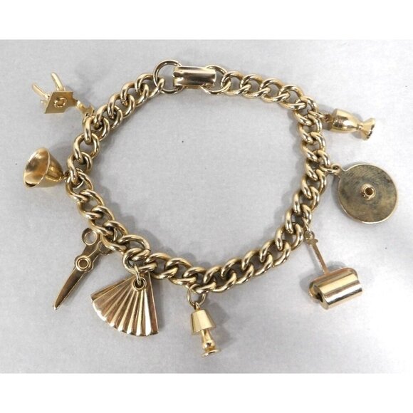 Vintage gold tone charm bracelet from the 1950's fits a 6" wrist - Picture 1 of 2
